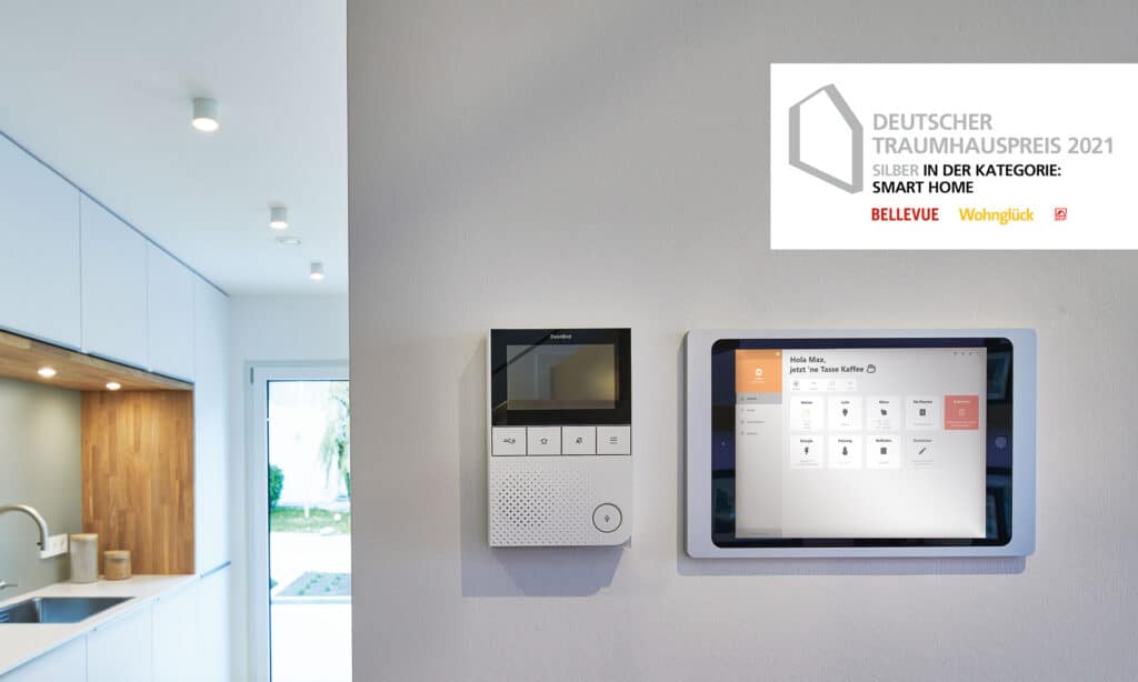 Unser Musterhaus Balance erhielt beim Deutschen Traumhauspreis 2021 eine Silber-Auszeichnung in der Kategorie “Smart Home”. Im Musterhaus kommt die WEISS Home Solution mit dem drahtlosen und modular erweiterbaren System “Homee” zum Einsatz.